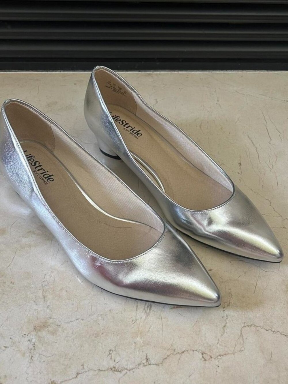 LifeStride silver metallic pointed toe kitten heel court shoes size 7.5W